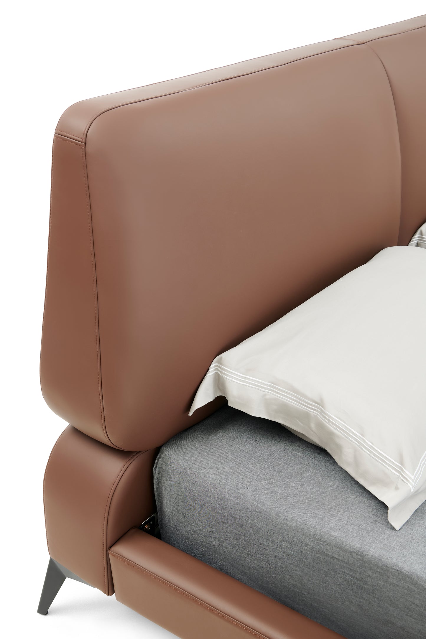 Bed C563