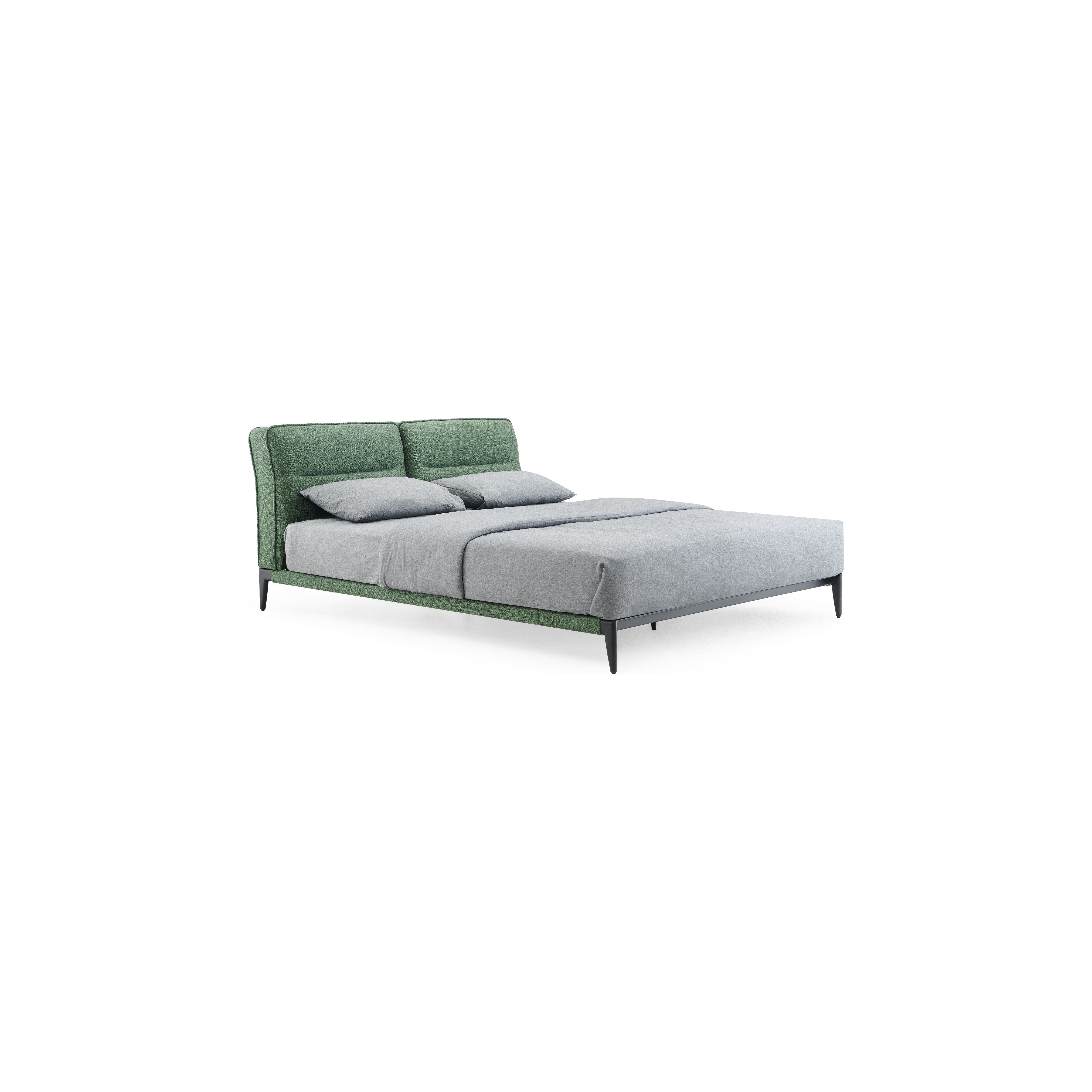 Bed C553