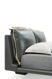 Bed C556