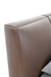 Bed C569